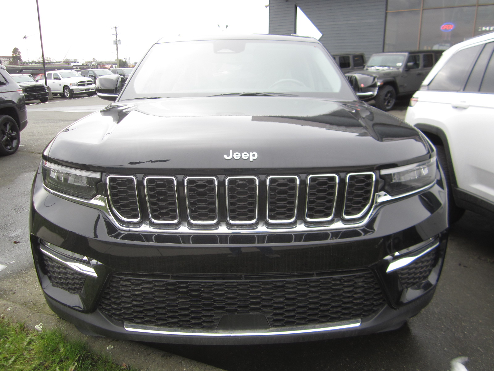 2023 Jeep Grand Cherokee in Victoria, British Columbia, 68,620